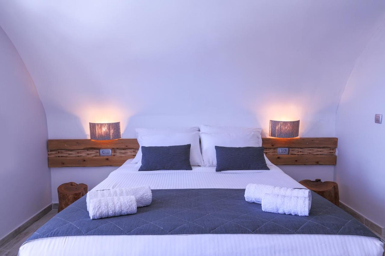 Glykeria Mini Suites Perivolos  Extérieur photo